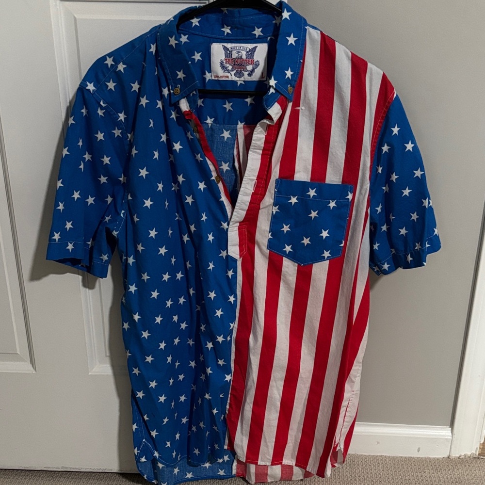 Chubbies Men's Blue and Red Star-Striped Shirt Large